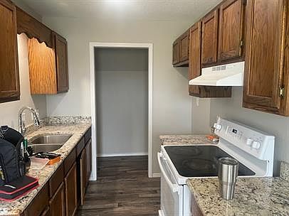 1st image of 825 S 38th St #1