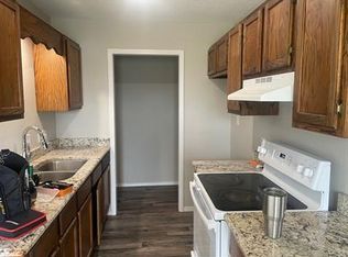825 S 38th St #1, Van Buren, AR 72956