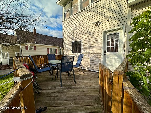 4th image of 11 Crescent Avenue