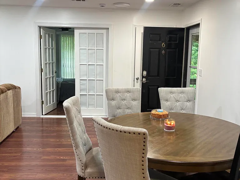 18-6 Augusta Ct — Photo 3