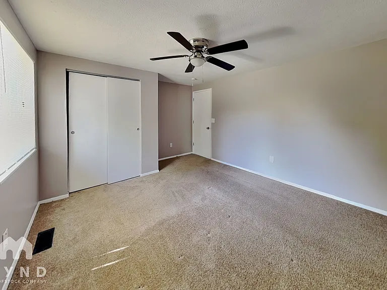 2270 Cardston Dr — Photo 8