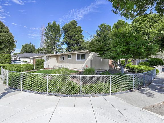 4th image of 897 Lakehaven Dr
