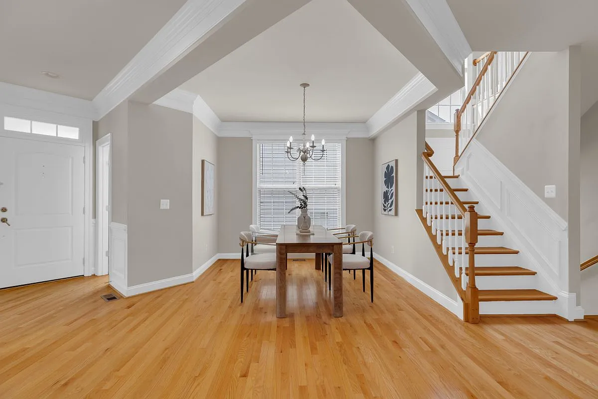 5 bed, 4.5 bath, 4165 sqft, $4,900 — Photo 4