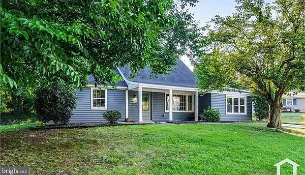 6 bed, 2000 sqft, $4,650 — Photo 3