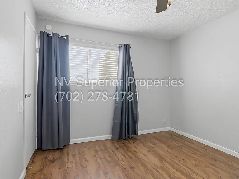 2274 E Desert Inn Rd — Photo 22
