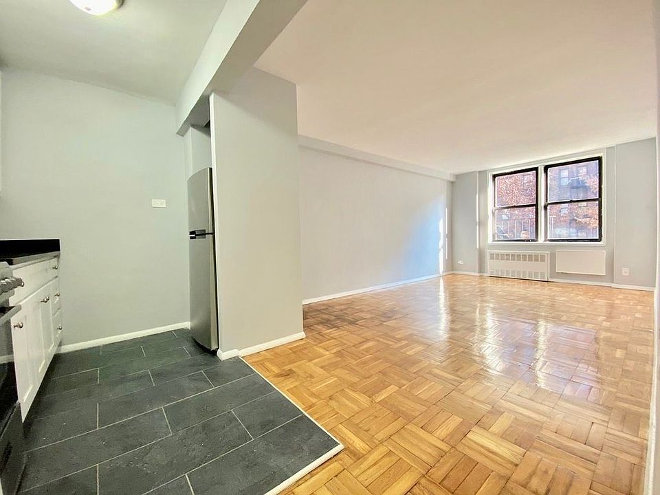 1st image of 200 E 17th St APT 1