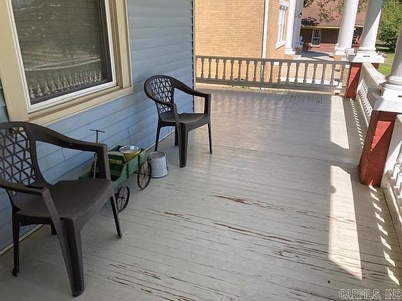 5th image of 1198 Perry St