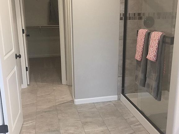 4th image of 3742 SE McKenzie Ave