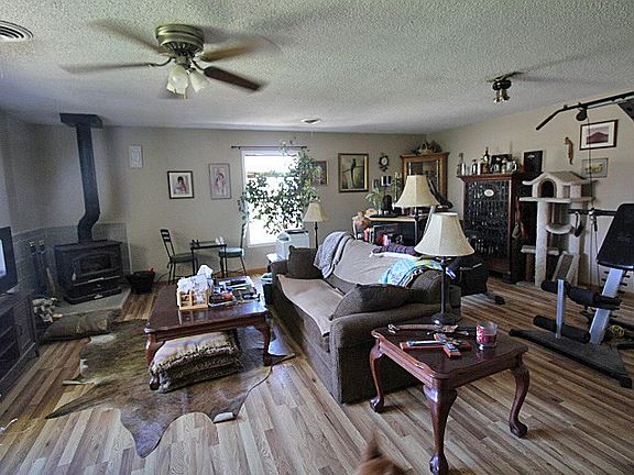 4th image of 1600 E Poe St