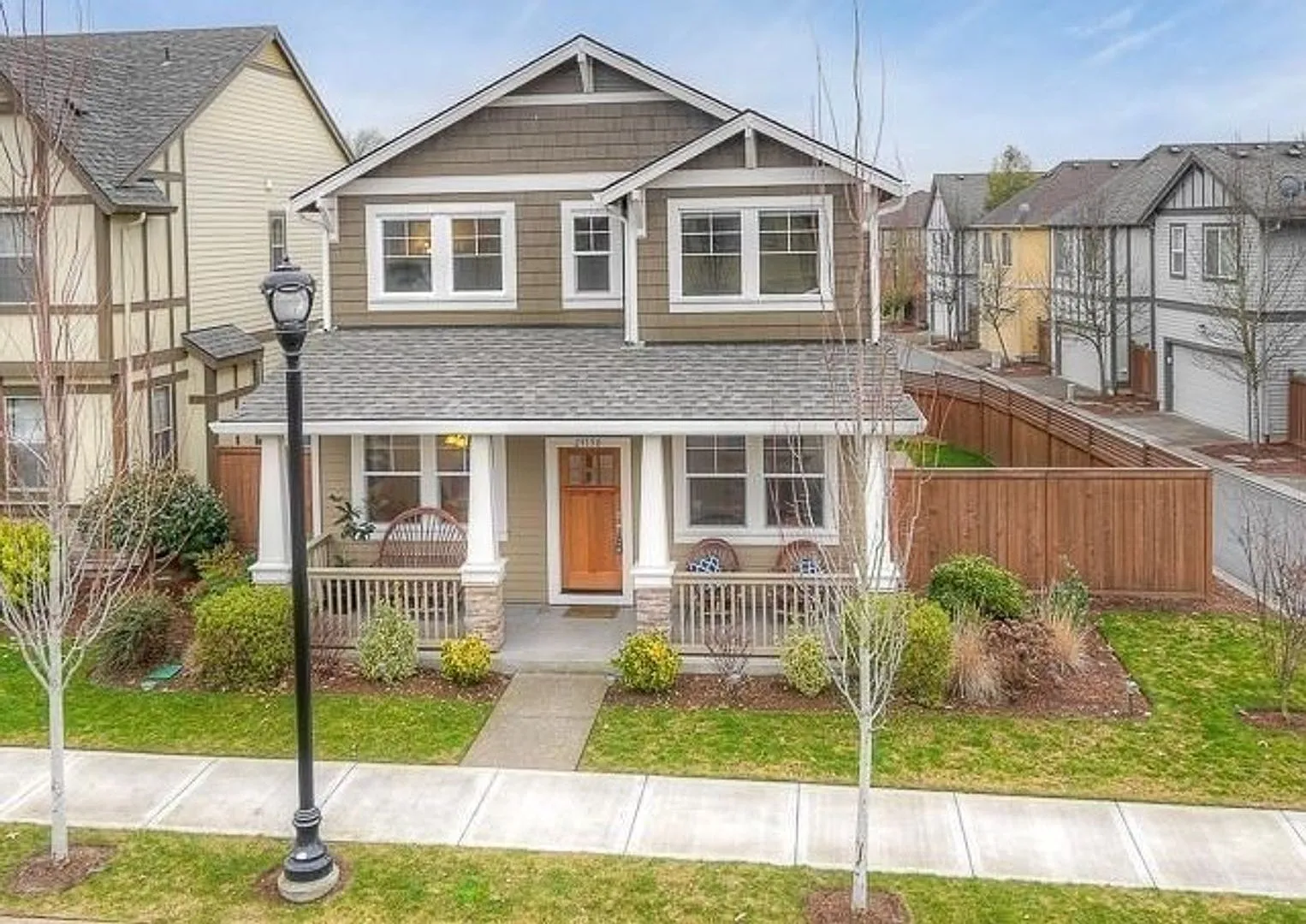Beautiful 4 Bedroom Home In Villebois! — Photo 1