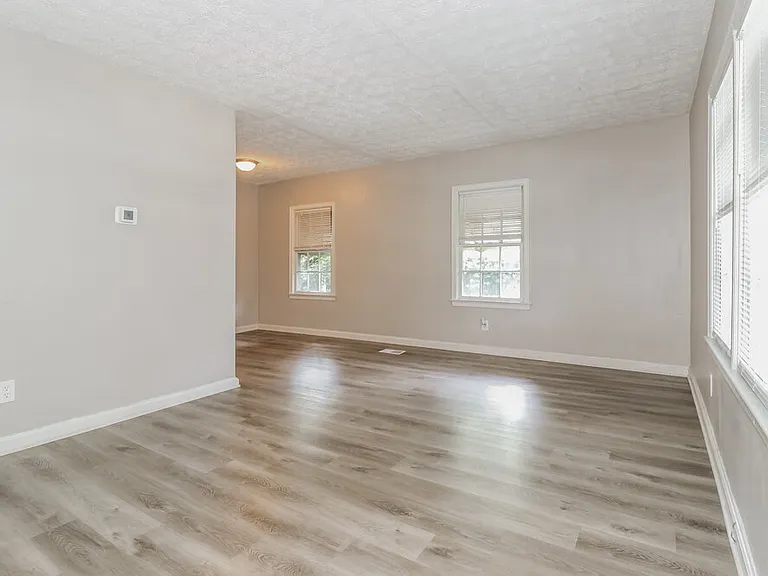 1255 Skyhaven Rd SE — Photo 4