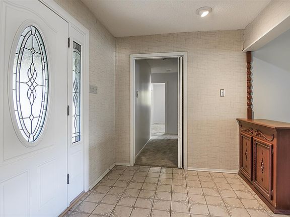 2nd image of 801 Eden Dr