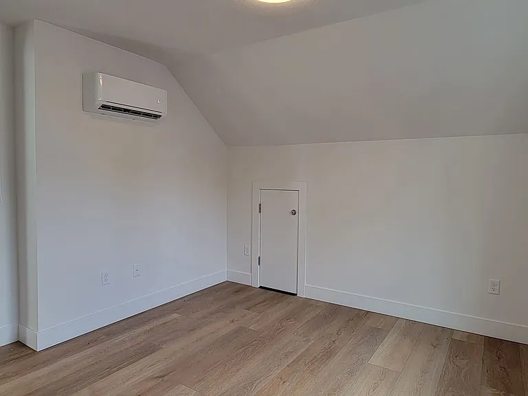 1167 NW Michelbook Ln — Photo 16