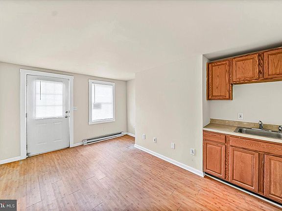 5th image of 162 W Main St