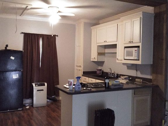 3rd image of 600 Shady Ln