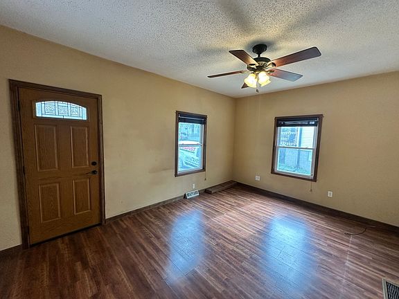 4th image of 537 Albert St