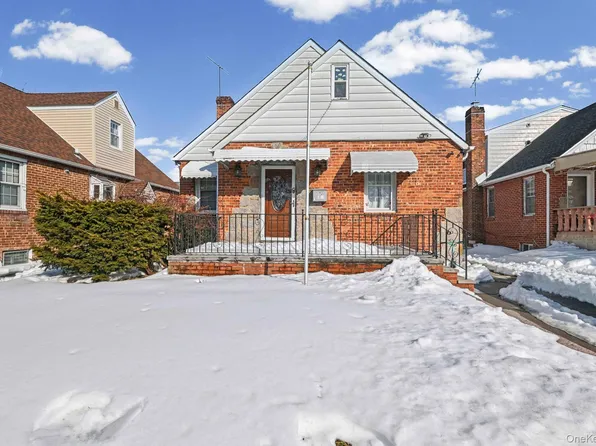 8311 Little Neck Parkway, Glen Oaks, NY 11004