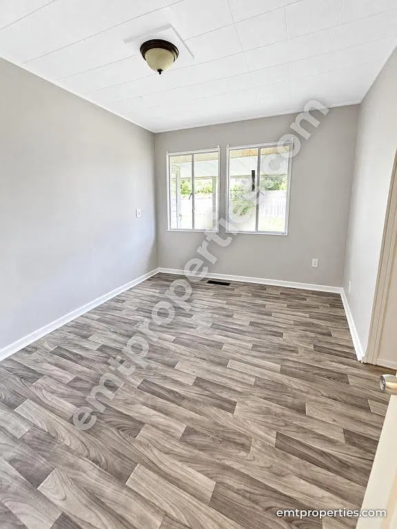 4209 Camden Ave — Photo 4