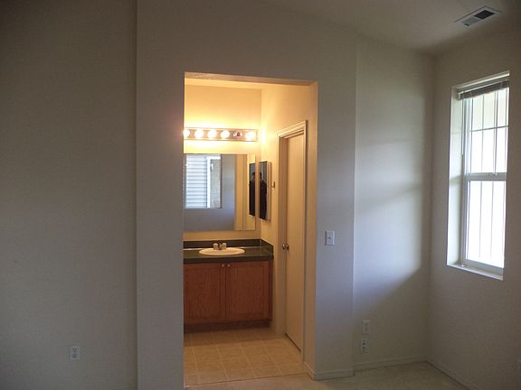 master bedroom w/ master bth