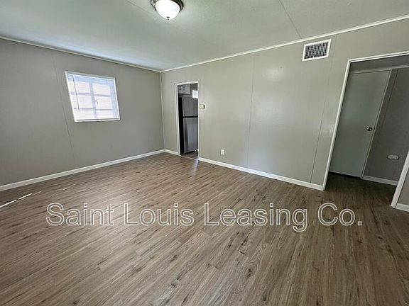 4th image of 6021 Garfield Ave