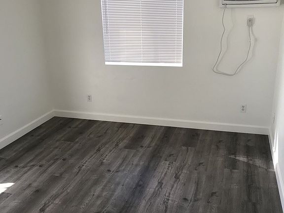 5th image of 14329 Haynes St APT 7