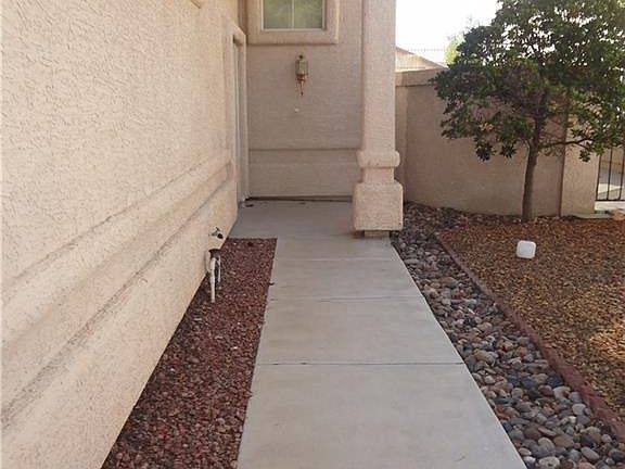 2nd image of 9429 Deer Lodge Ln #0