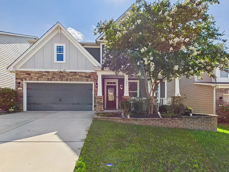 1455 Briarfield Dr NW — Photo 2