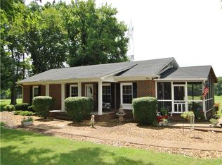 2116 Double Branch Rd, Columbia, TN 38401