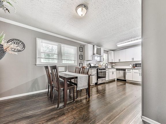5th image of 5950 John St
