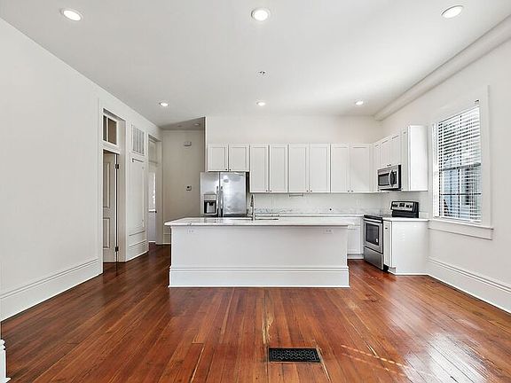 5th image of 2215 2nd St #A