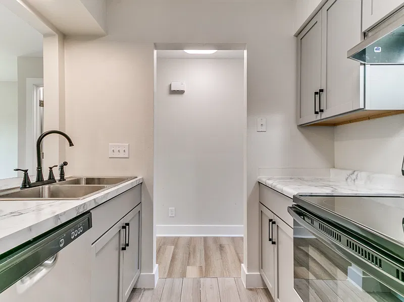 2 bed, 2.0 bath, 896 sqft, $1,200 — Photo 4