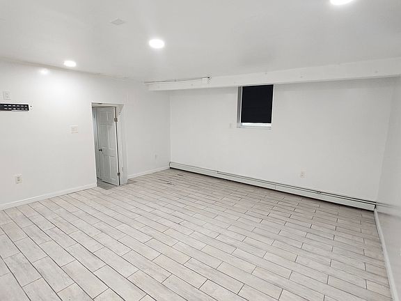 5th image of 114-116 Loomis Ave #B