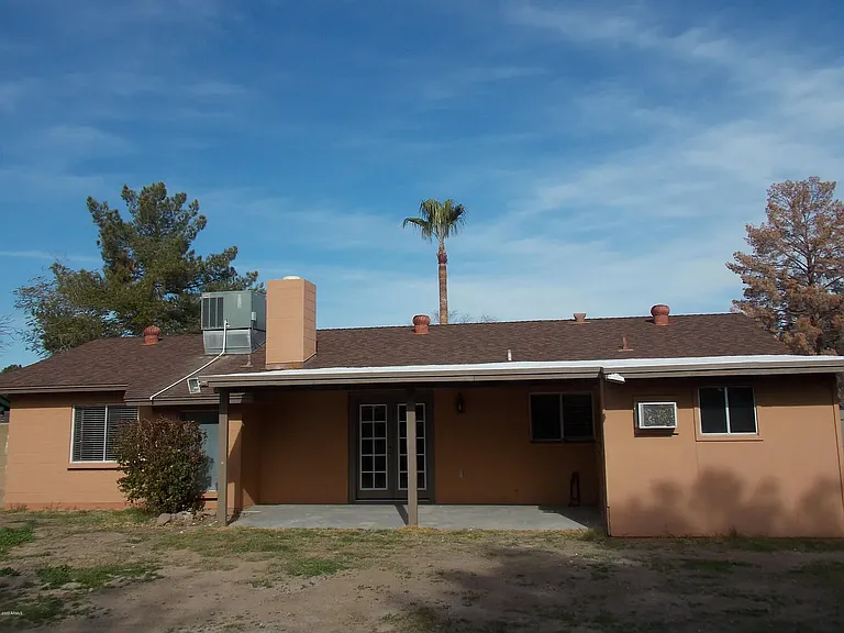 219 W Wagoner Rd — Photo 10