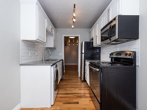5th image of 1403 Vine St APT 14