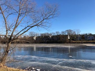 524 Laurel Lake Rd, Thiensville, WI 53092