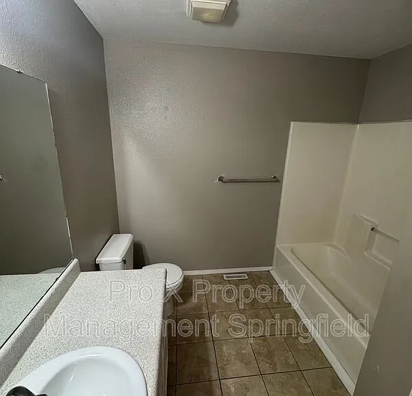 4131 S Glenn Ave #B — Photo 7