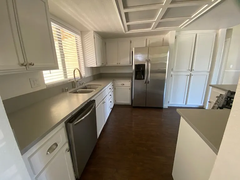 561 Amanda Ct — Photo 21