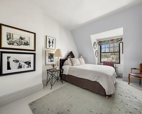 Sold by Compass | media 25