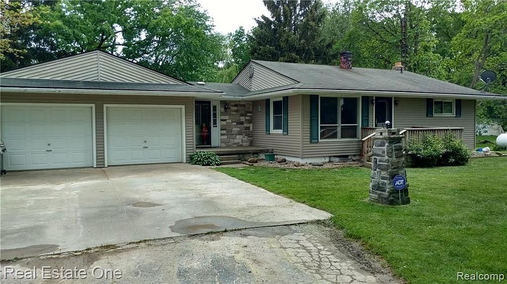 9428 E Lake Rd, Otisville, MI 48463 Zillow