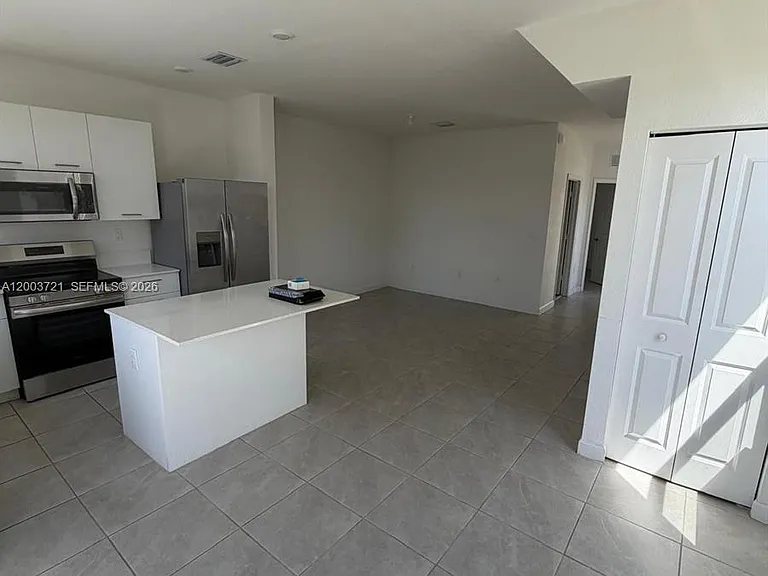 12148 NW 24th Pl #12148 — Photo 8