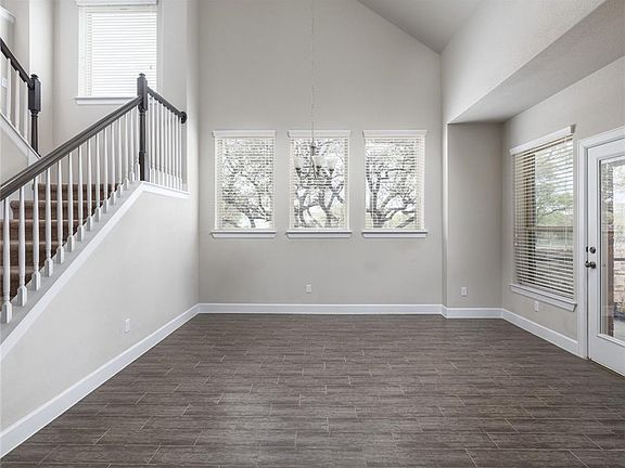 3rd image of 2032 Abelia Ln