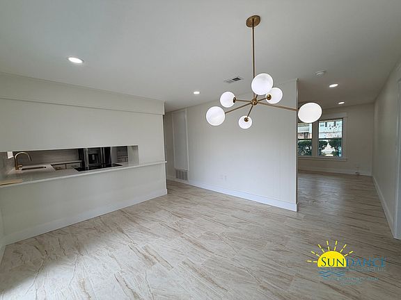 4th image of 16 Chelsea Dr