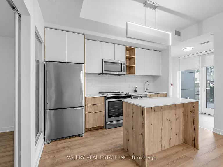 39 Niagara St #125 — Photo 3