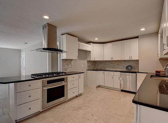 3rd image of 1710 Karen Ave