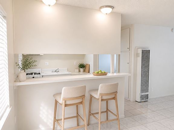 4th image of 227 E 25th St APT 12