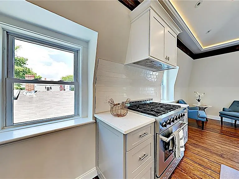21 School St #4 — Photo 11