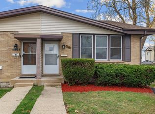 9271 Cedar Ln, Des Plaines, IL 60016
