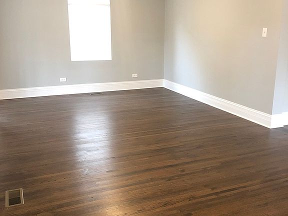 5th image of 1401 N Mayfield Ave