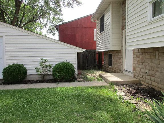 2nd image of 3368 Chetwood Pl