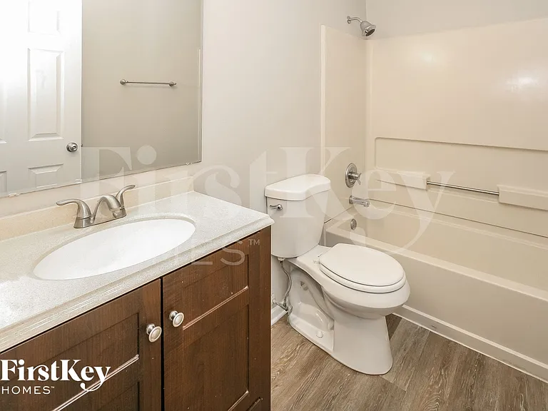 8522 Summertree Ln — Photo 10